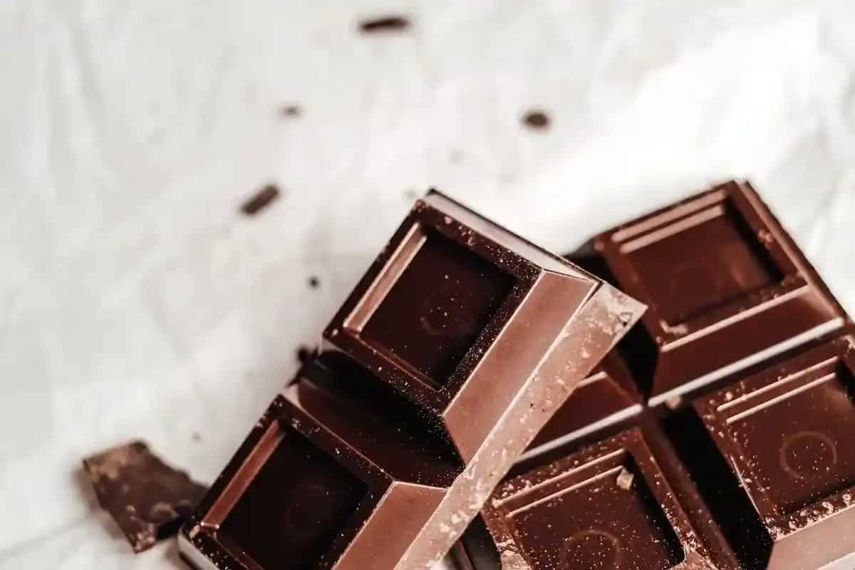 Check Your Chocolate Bar's Quality With This Hack From An Expert