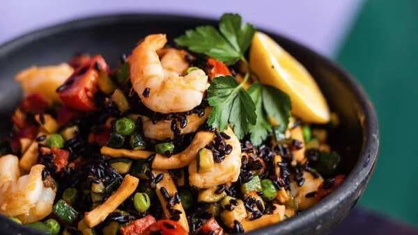 One-Pot Prawn & Black Rice Pulao For A Relaxed Dinner 