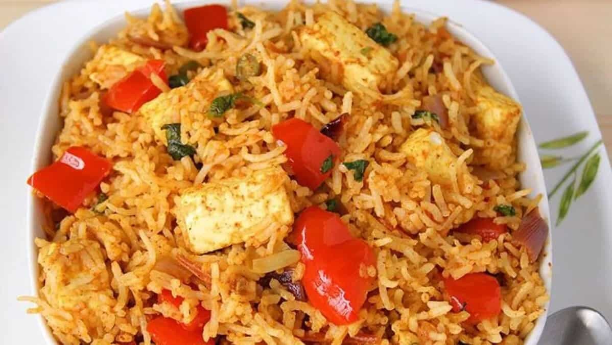 Tangy Cravings? Try This Recipe Of Tomato Pulao For Dinner