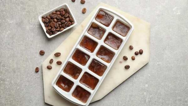 Stop Putting Ice In Cold Coffee, Try Some Ice Tray Hacks Instead