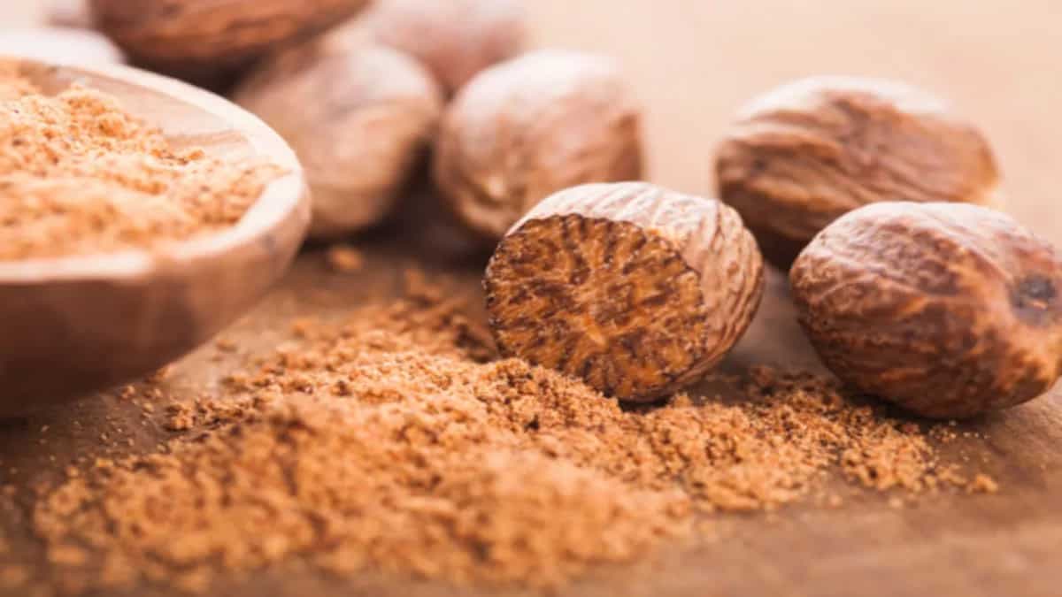 What The Hell is Nutmeg, And Why Do So Many Love It?