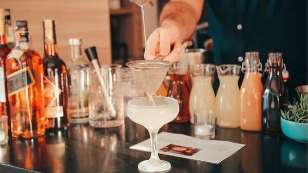 5 Bar Essentials That You Should Have In Your Home