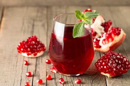6 Benefits Of Drinking Pomegranate Juice
