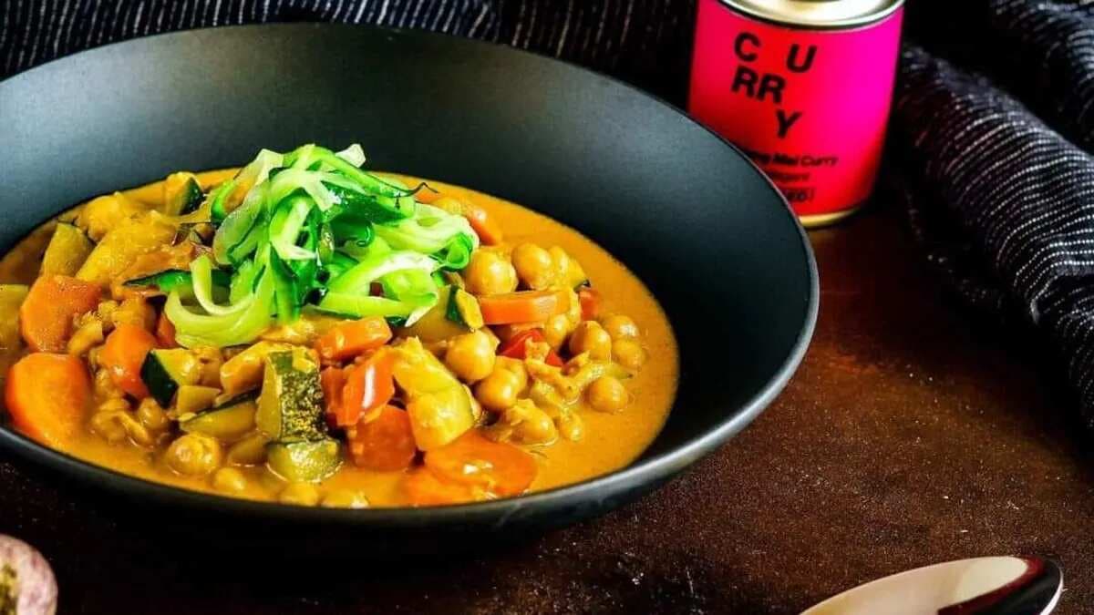  Spicy Zucchini Curry: Flavour & Nutrition On The Same Plate