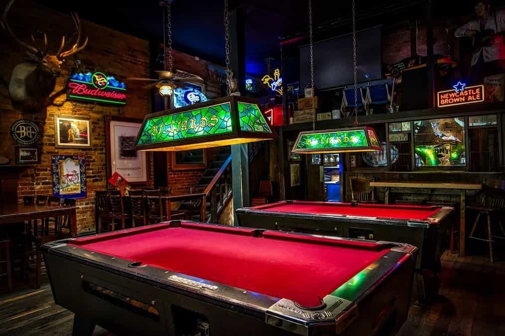 Check Out The Best Sports Bars In New Delhi 