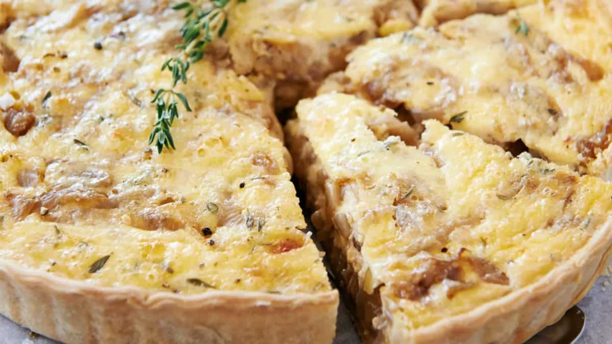 Caramelized Onion & Egg Breakfast Tarts To Start Your Day Right!