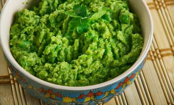 Try This 5-Minute Recipe For Bombay's Famous Sukhi Green Chutney