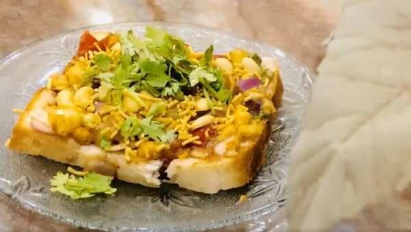 Victoria Toast Is The Iconic But Underrated Kolkata Street Food