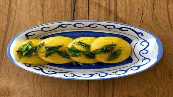 Sooji Besan Tadka Dhokla: The Quick-Fix Snack For Hunger Pangs