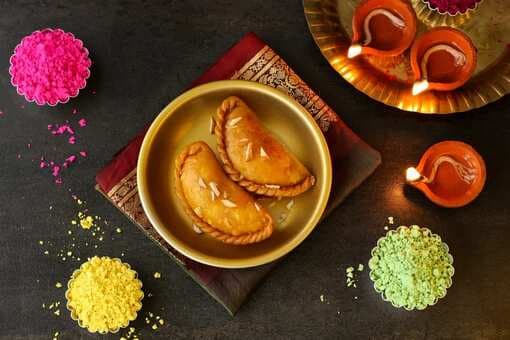 Not Holi, But This Gujiya-Like Snack Rules Diwali Fare In Maharashtrian Households