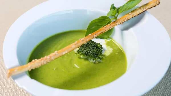 Spinach Soup; Wholesome And Nutritious Soup For Winter