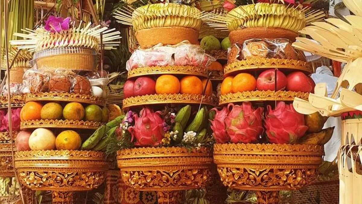 Fruits For The Goddess: A Balinese Ode To Saraswati