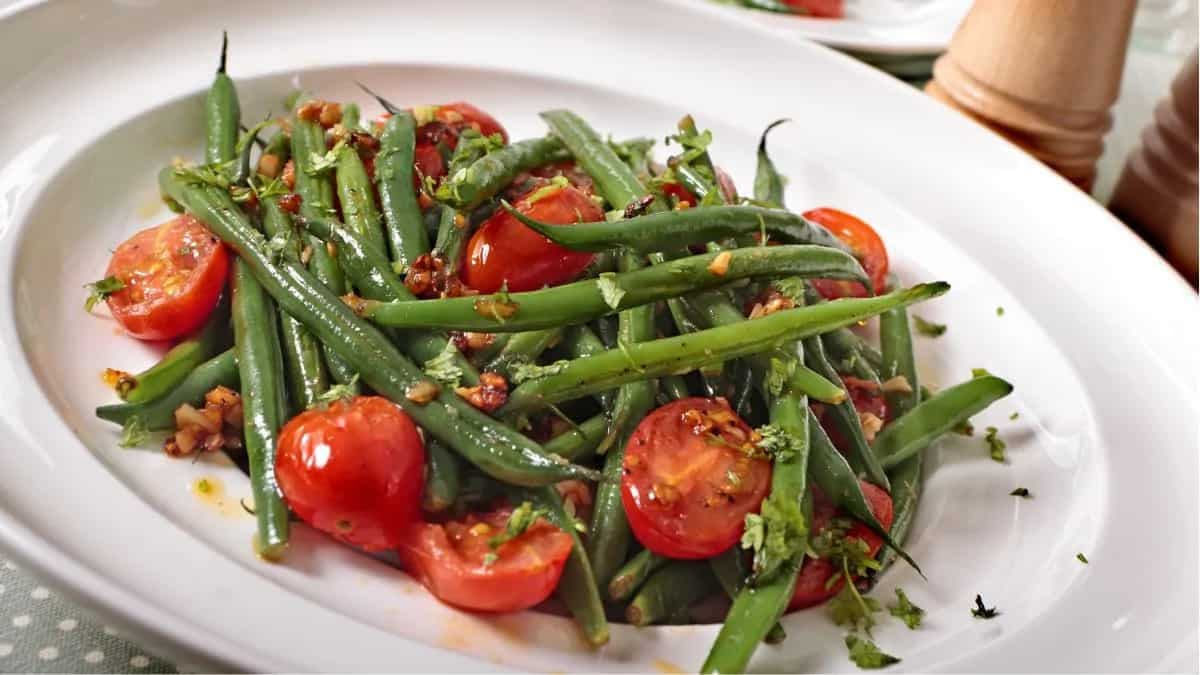 Thanksgiving 2022: This Green Bean Salad Will Be A Showstopper