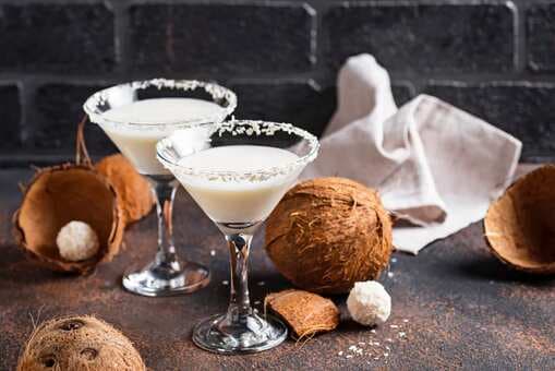Cocktails And Mocktails You Can Make With Coconut