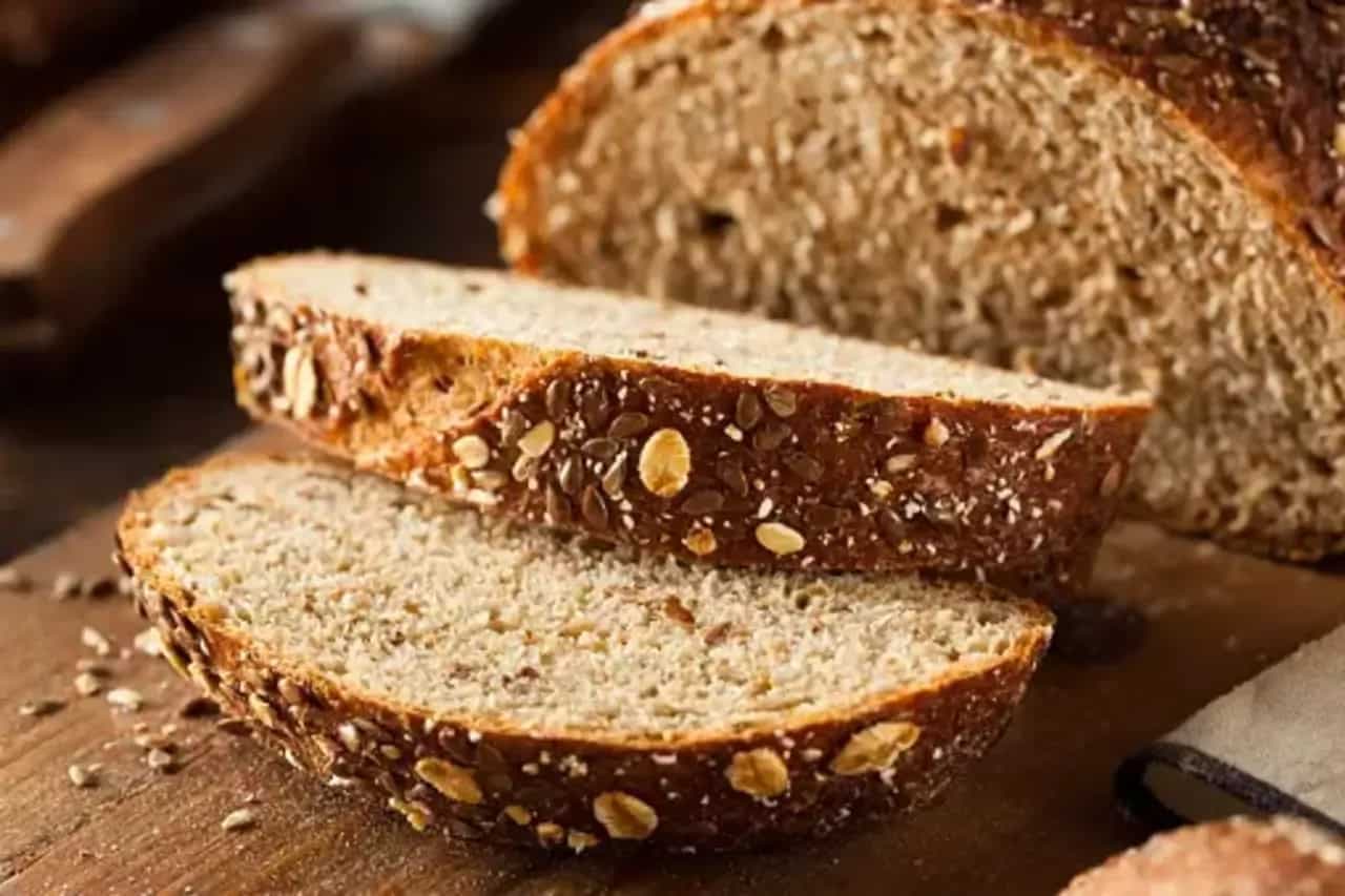 5 Key Solutions To Achieve Homemade Bread That's Not Too Crumbly