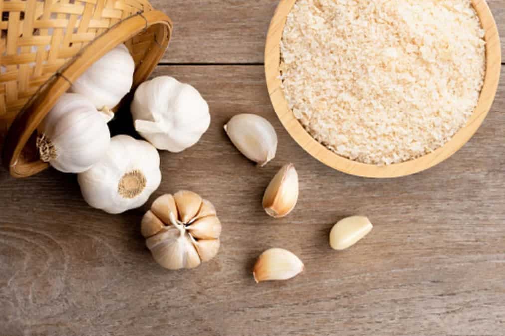 4 Ways to Use Garlic Powder in Your Kitchen