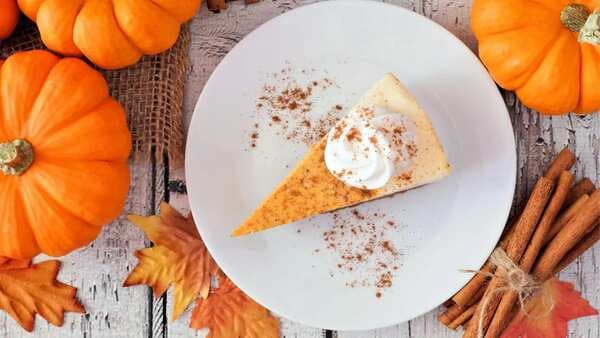 Try This No-Bake Pumpkin Pie For An Autumn Treat