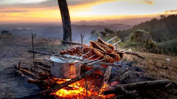 Gearing For Campfire Cooking? Pick The Right Outdoor Pots 