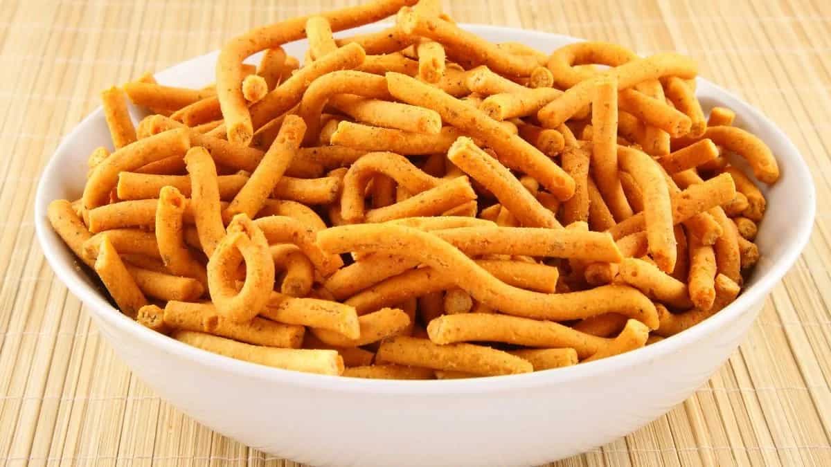Crunchy, Crispy Fried Indian Kara Sev You Can Make At Home