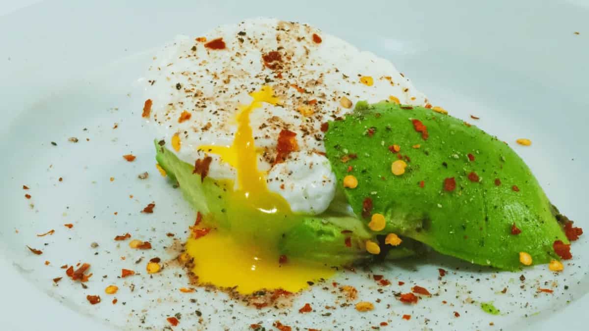 Eat Poached Eggs In These Non-Breakfast Dishes