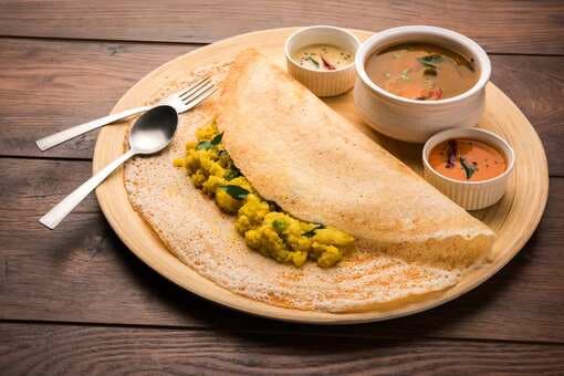 Top 10 Foods Foreigners Should Never Miss In India