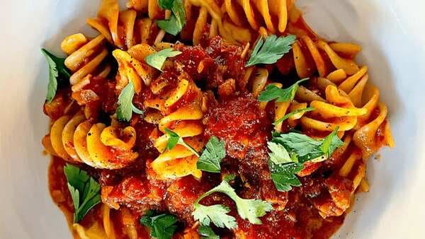 Spicy Harissa Pasta: A Quick & Easy Dinner For Two